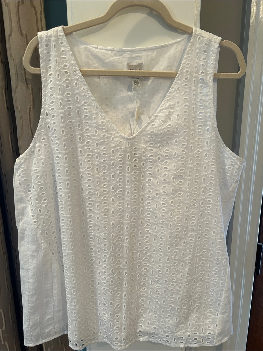 Cupio White Eyelet V-Neck Tank Top